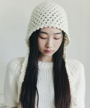 HANDMADE CROCHET EARFLAP BEANIE_IVORY