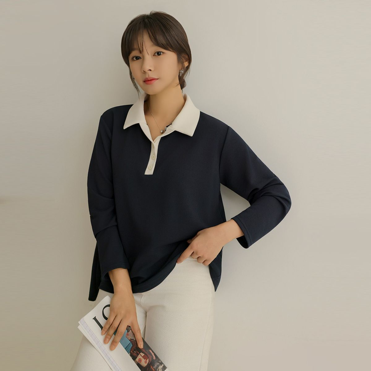 엘리시아(ELYSIA) 이델 배색 반오픈 카라 티