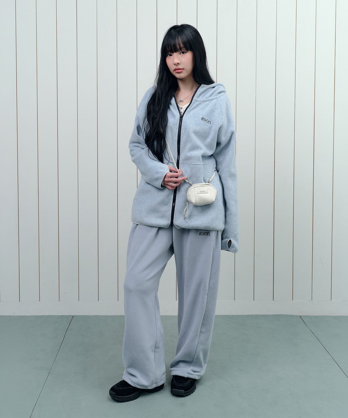 애즈온(ASON) MIA FLEECE PANTS / LIGHT-BLUE