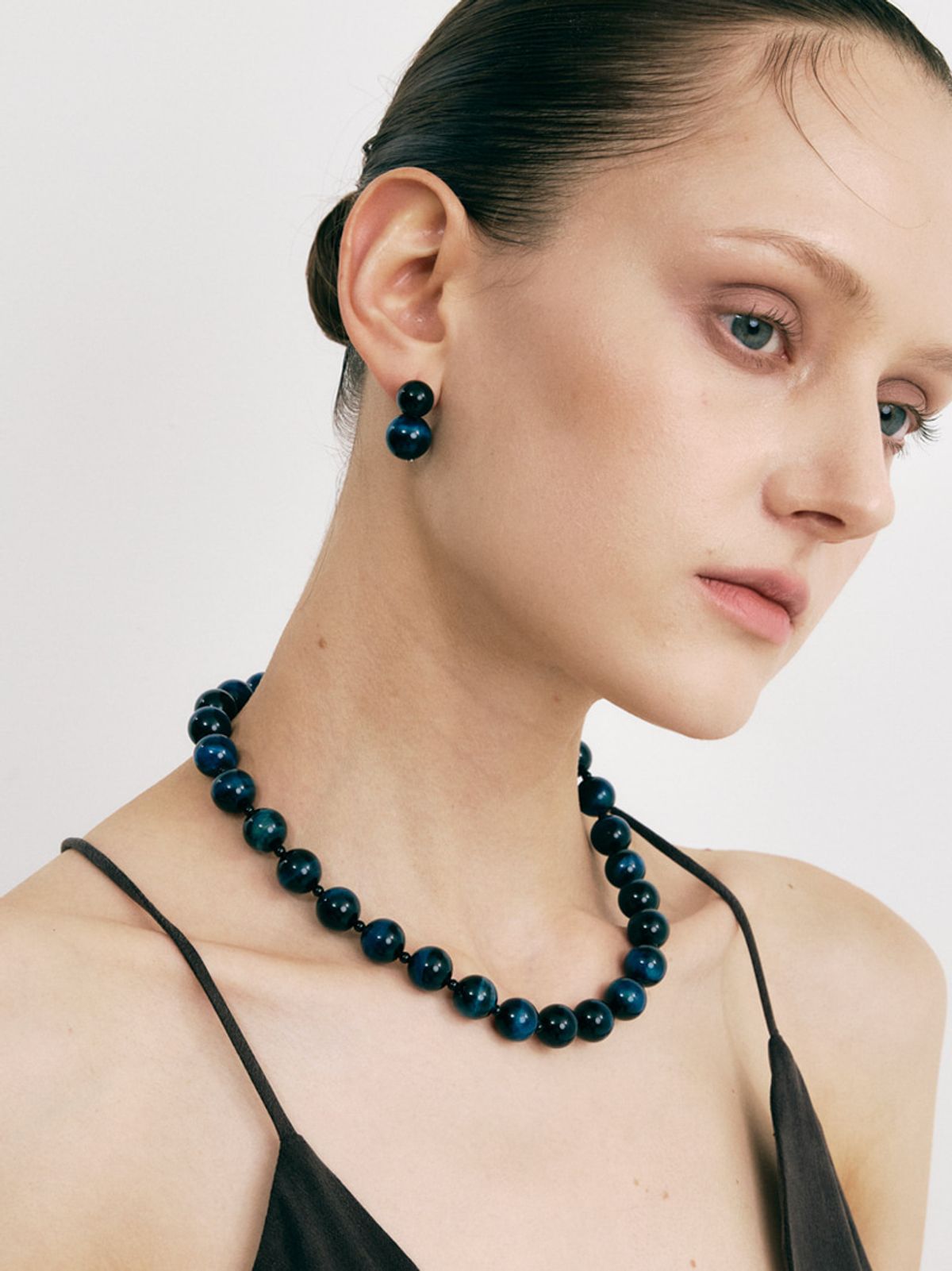 소수(SOSOO) Dark Blue Tiger-eye 12mm Necklace
