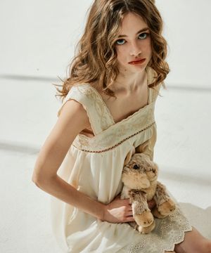 마지 엠브로이더리 미니 원피스