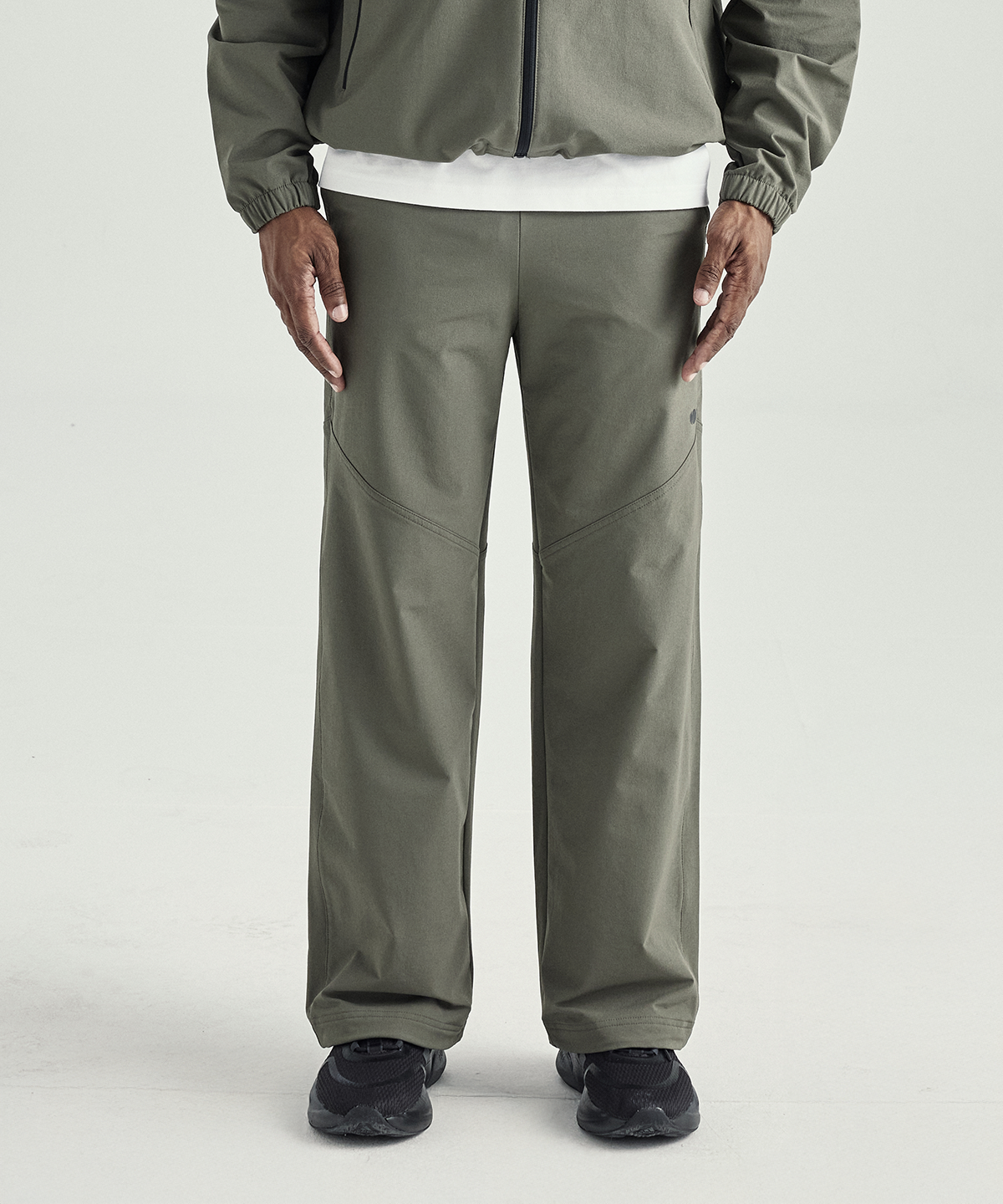 판토폴라도르(PANTOFOLADORO) 데일리 와이드핏 팬츠 KHAKI
