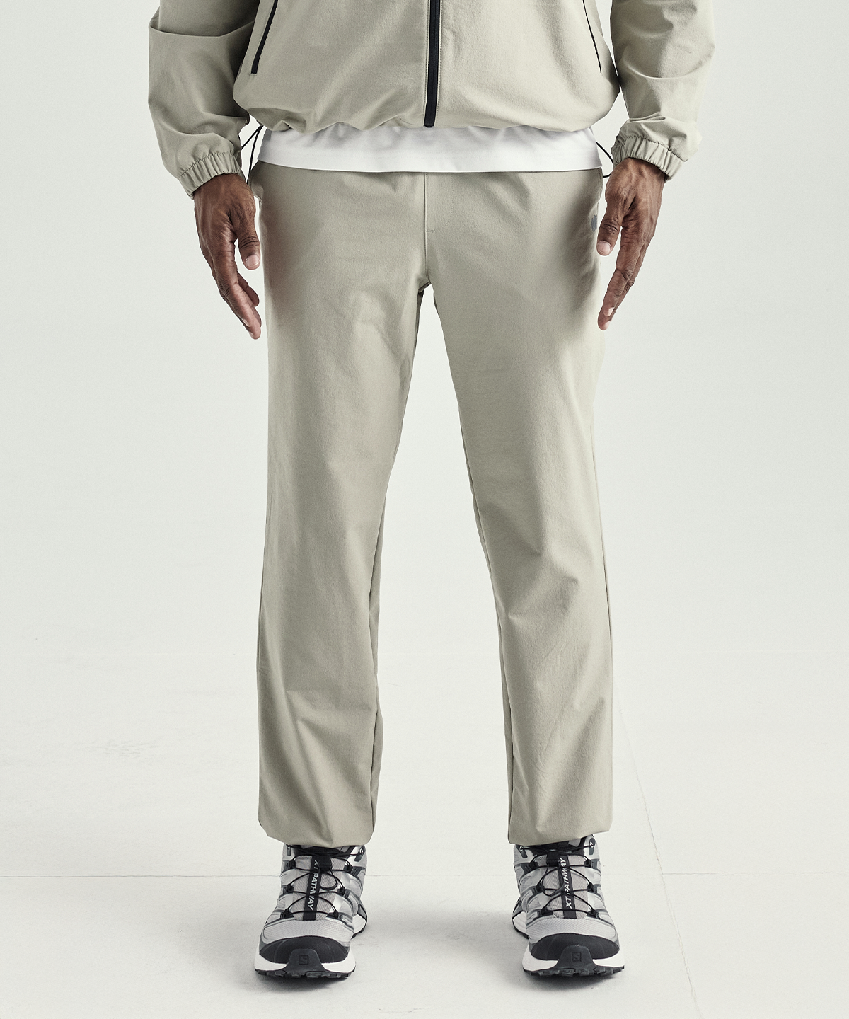 판토폴라도르(PANTOFOLADORO) 데일리 베이직핏 팬츠 BEIGE