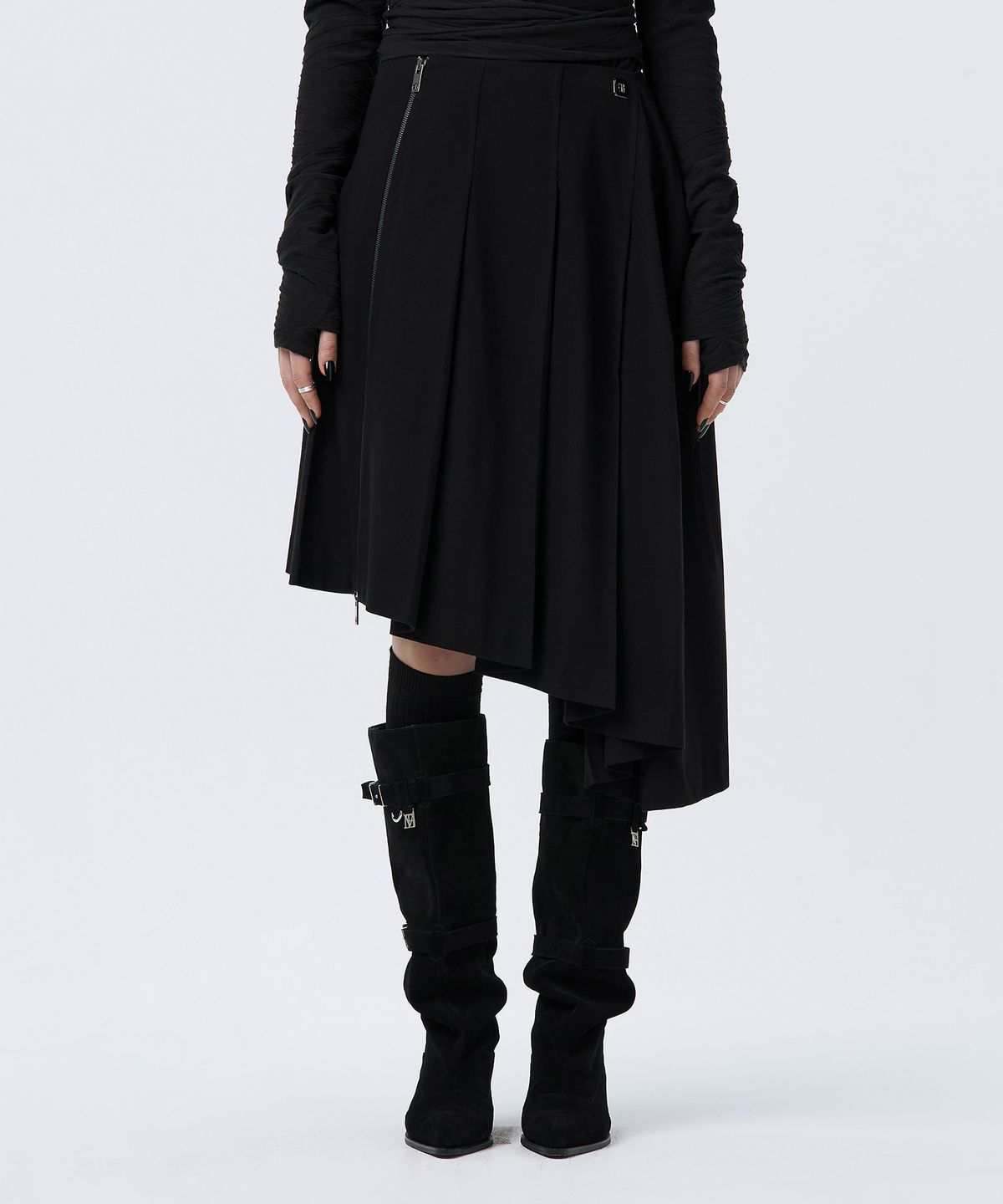 트리밍버드(TREEMINGBIRD) Pleated Asymmetric Skirt [ Black ]