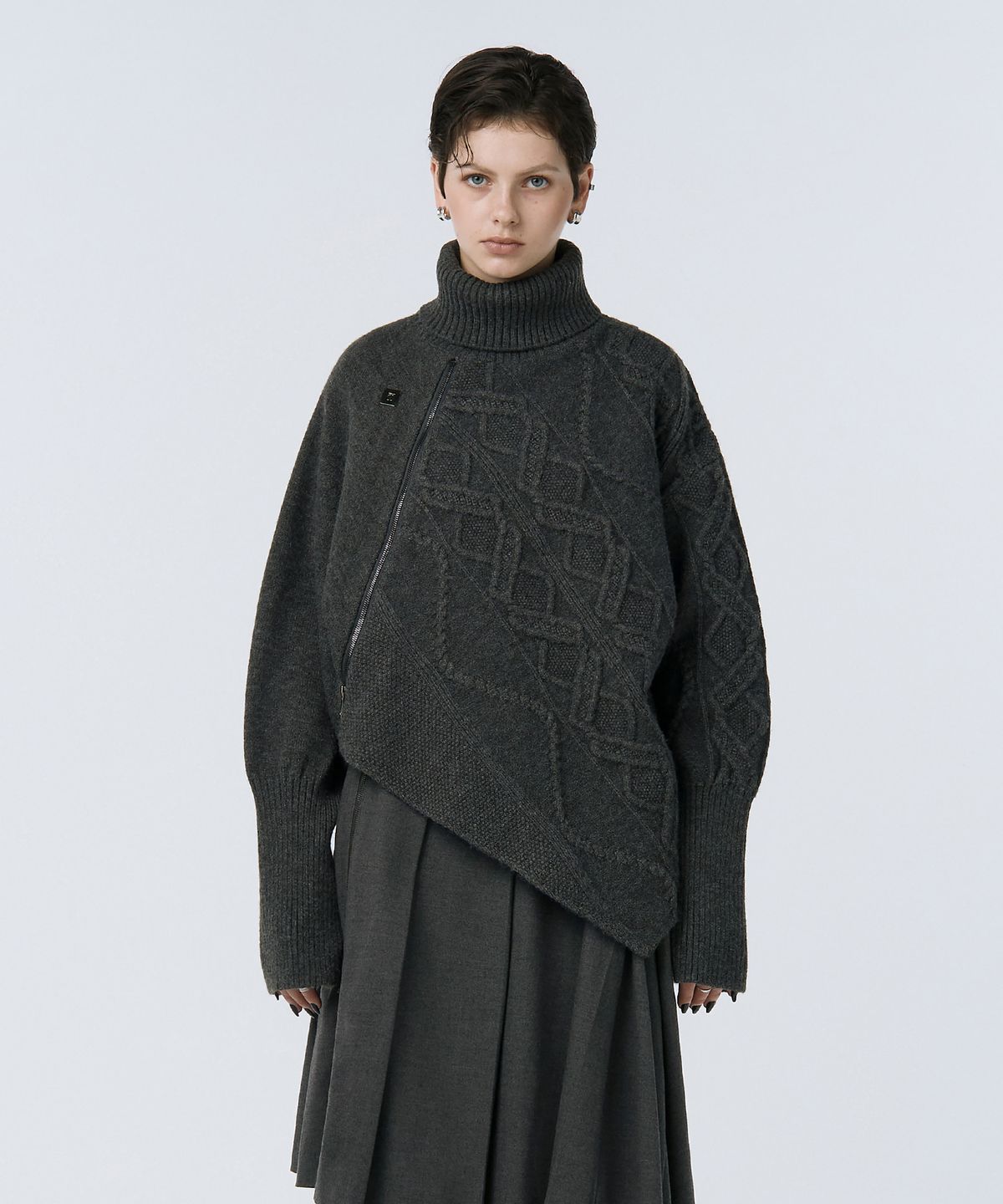 트리밍버드(TREEMINGBIRD) Argyle Cable Zip-up Pullover [ Charcoal ]