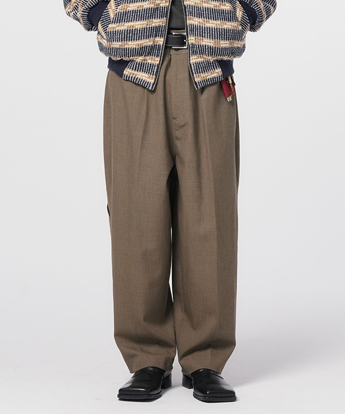 홍우성(HONGWOOSUNG) Toolback Wide Trousers_Khaki Brown