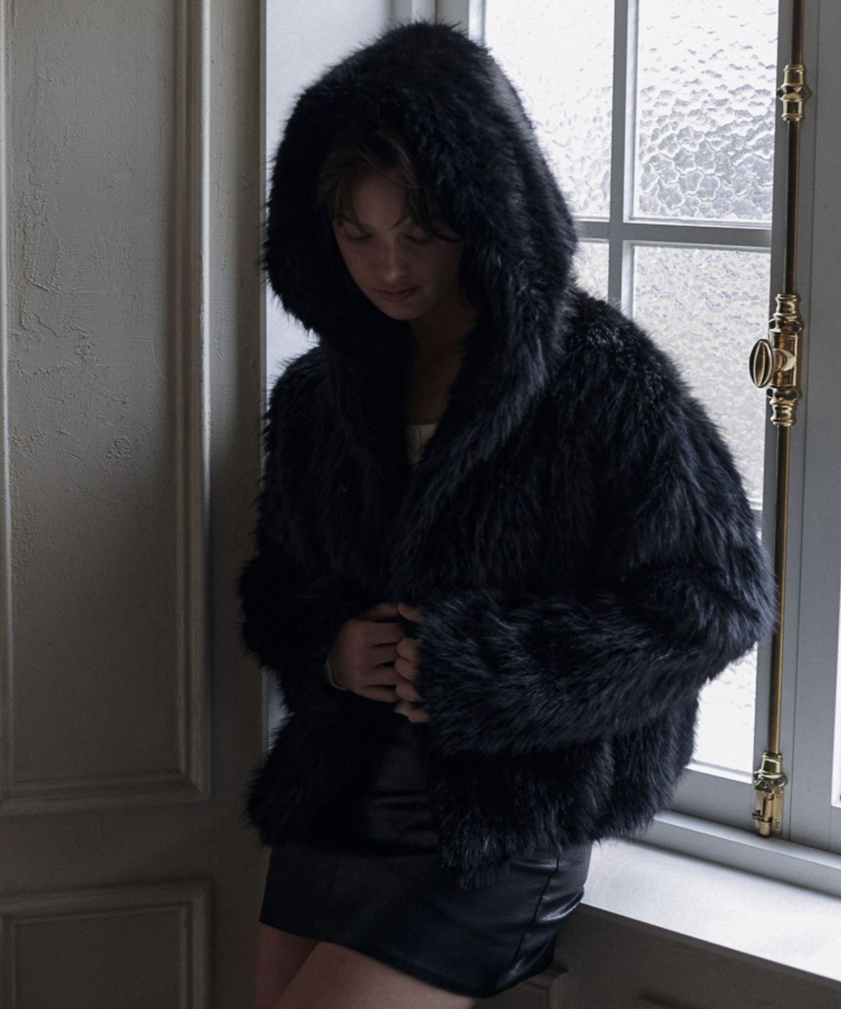 드헤베(DEHEVE) Overfit Hood Fur Jacket [Black]