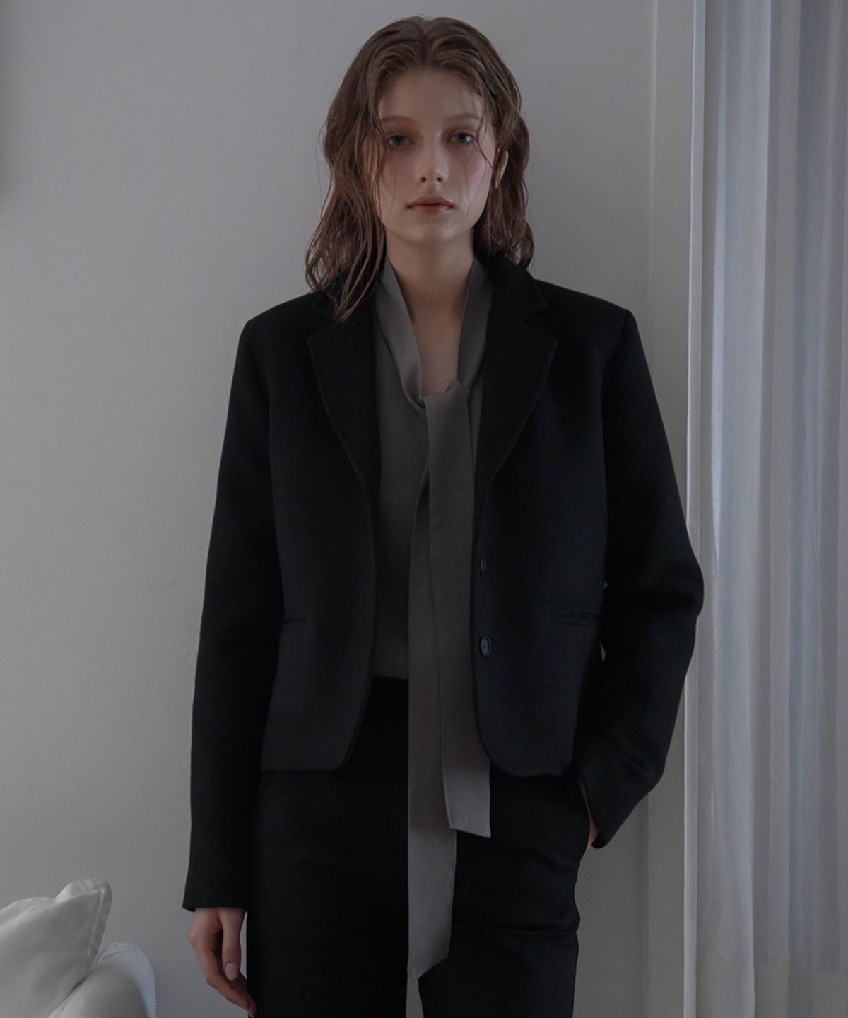 드헤베(DEHEVE) Crop button Jacket [Black]