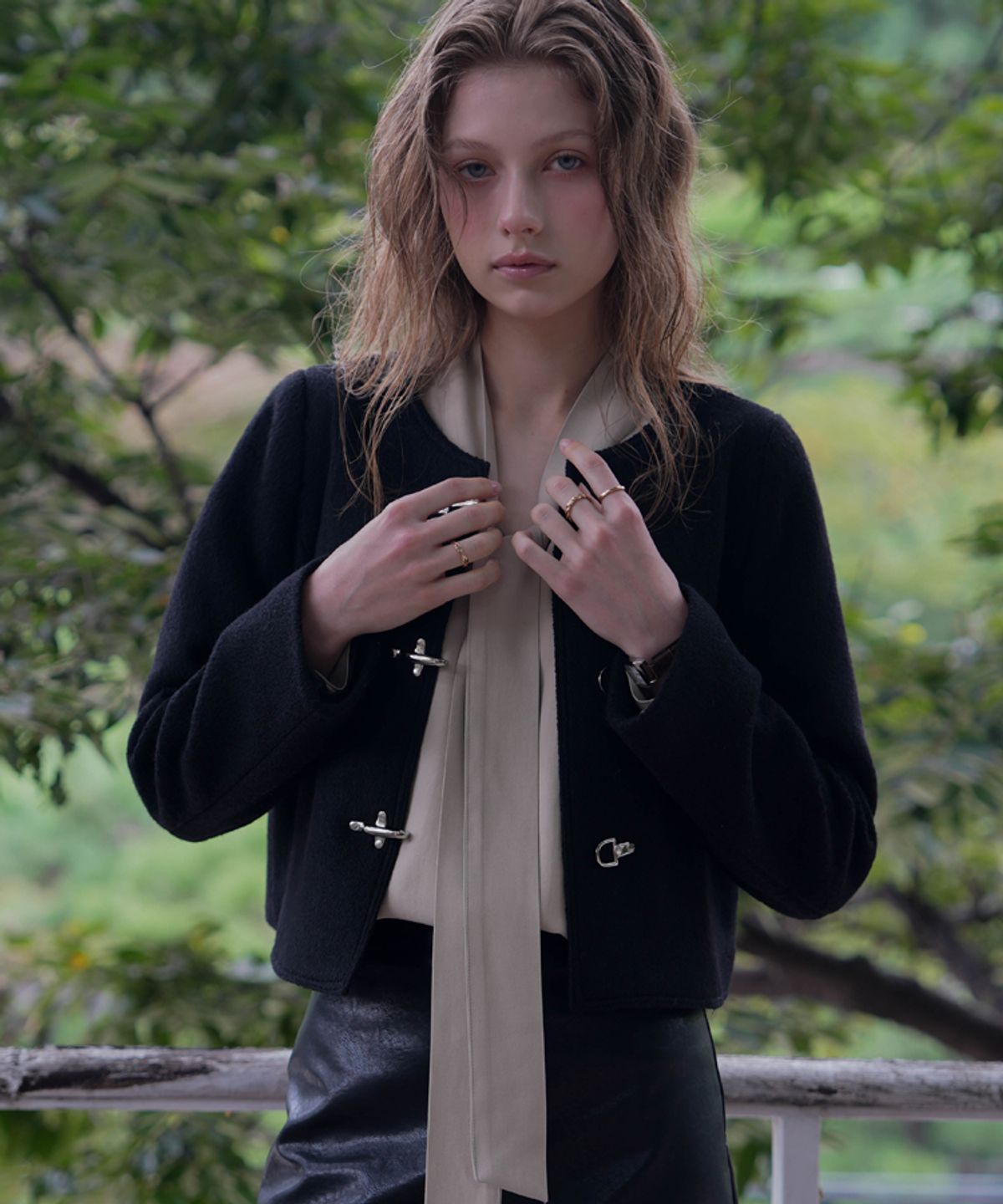 드헤베(DEHEVE) Buckle Pointed Tweed Jacket [Black]