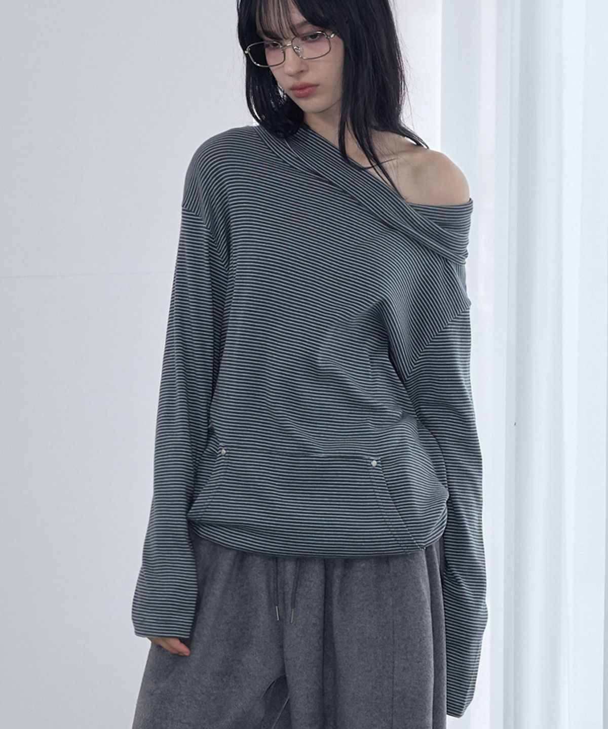 렌세(RENSE) Loose Fit Turtleneck Tee Blue Stripe