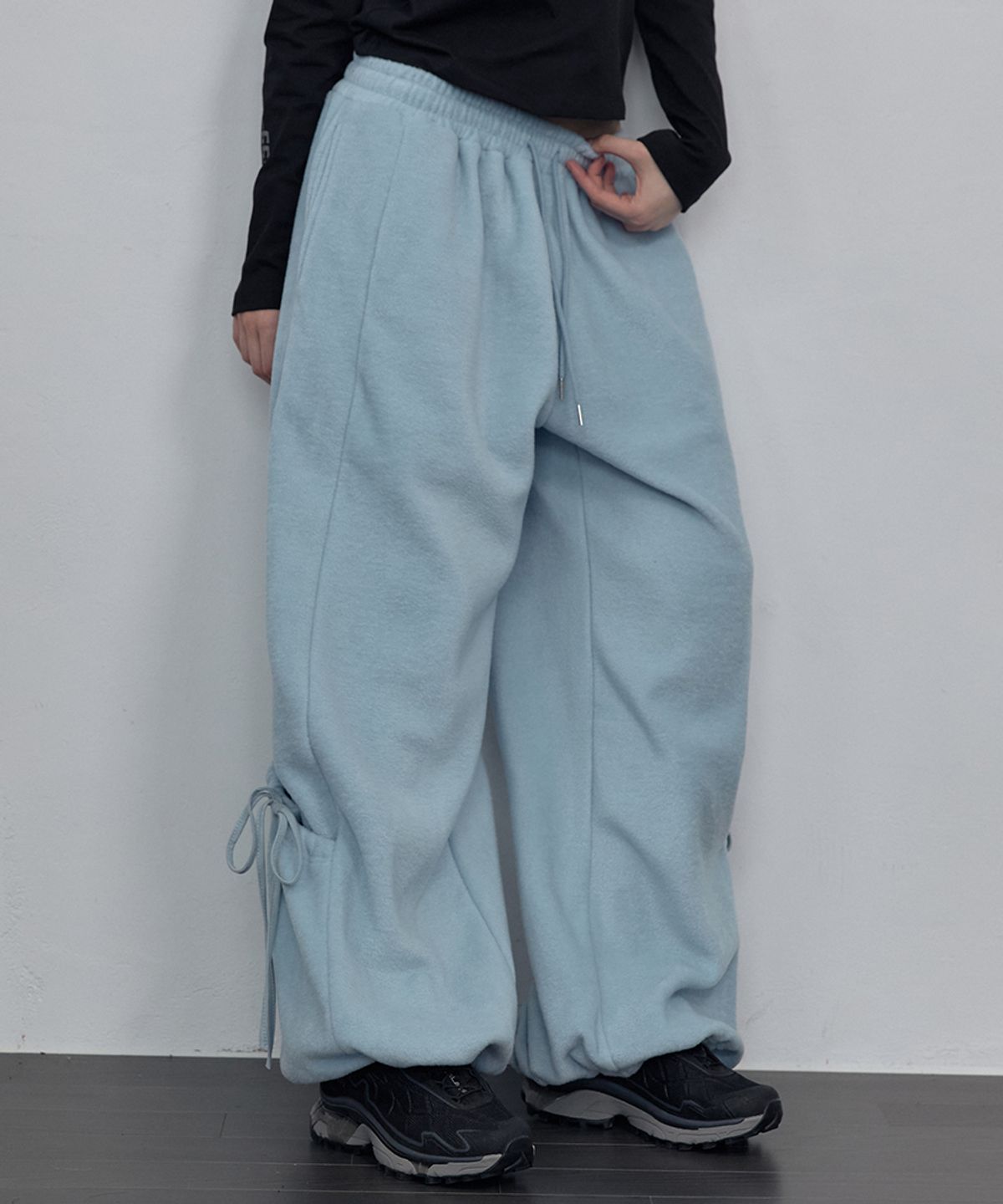 렌세(RENSE) Hem Pocket Fleece Pants Sky Blue