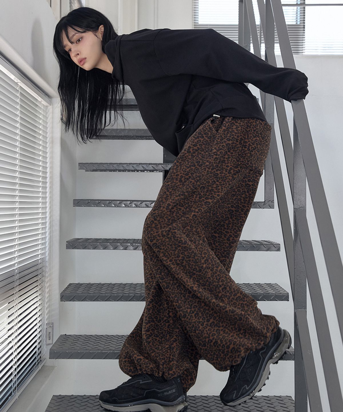 렌세(RENSE) Leopard Fleece Wide Pants Brown