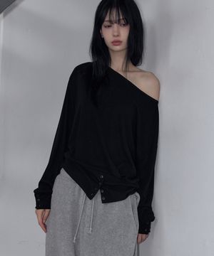 Off-Shoulder Button Tee Black