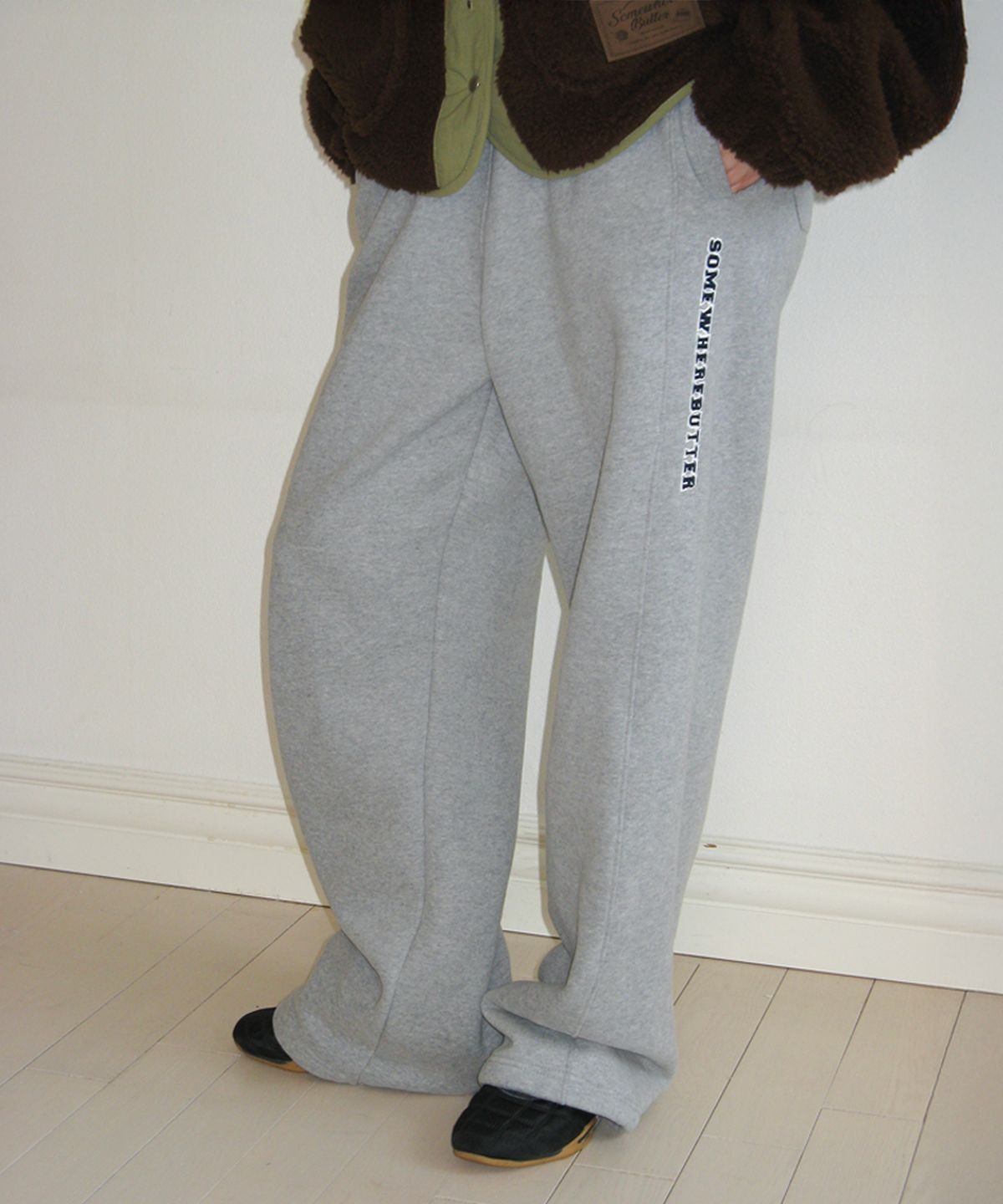 썸웨어버터(SOMEWHEREBUTTER) Square Logo String Sweatpants - Grey