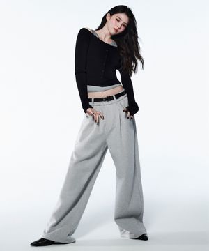 [한소희 PICK] 우먼즈 더블 니트 데님 디테일 와이드 스웨트 팬츠 [미디엄 그레이]