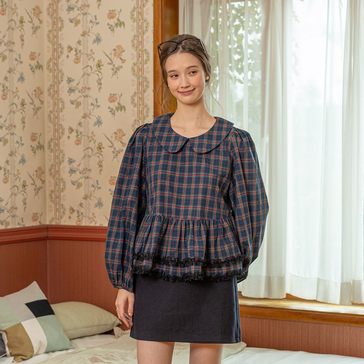 던드롭(DUNDROP) DD_Check lace hem blouse_2color