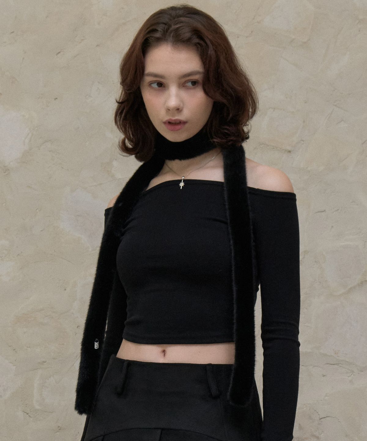 아이토브 서울(ITOV SEOUL) 퍼 머플러 Black