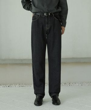 기모 스트레이트핏 모던 블랙 세미와이드 데님 팬츠