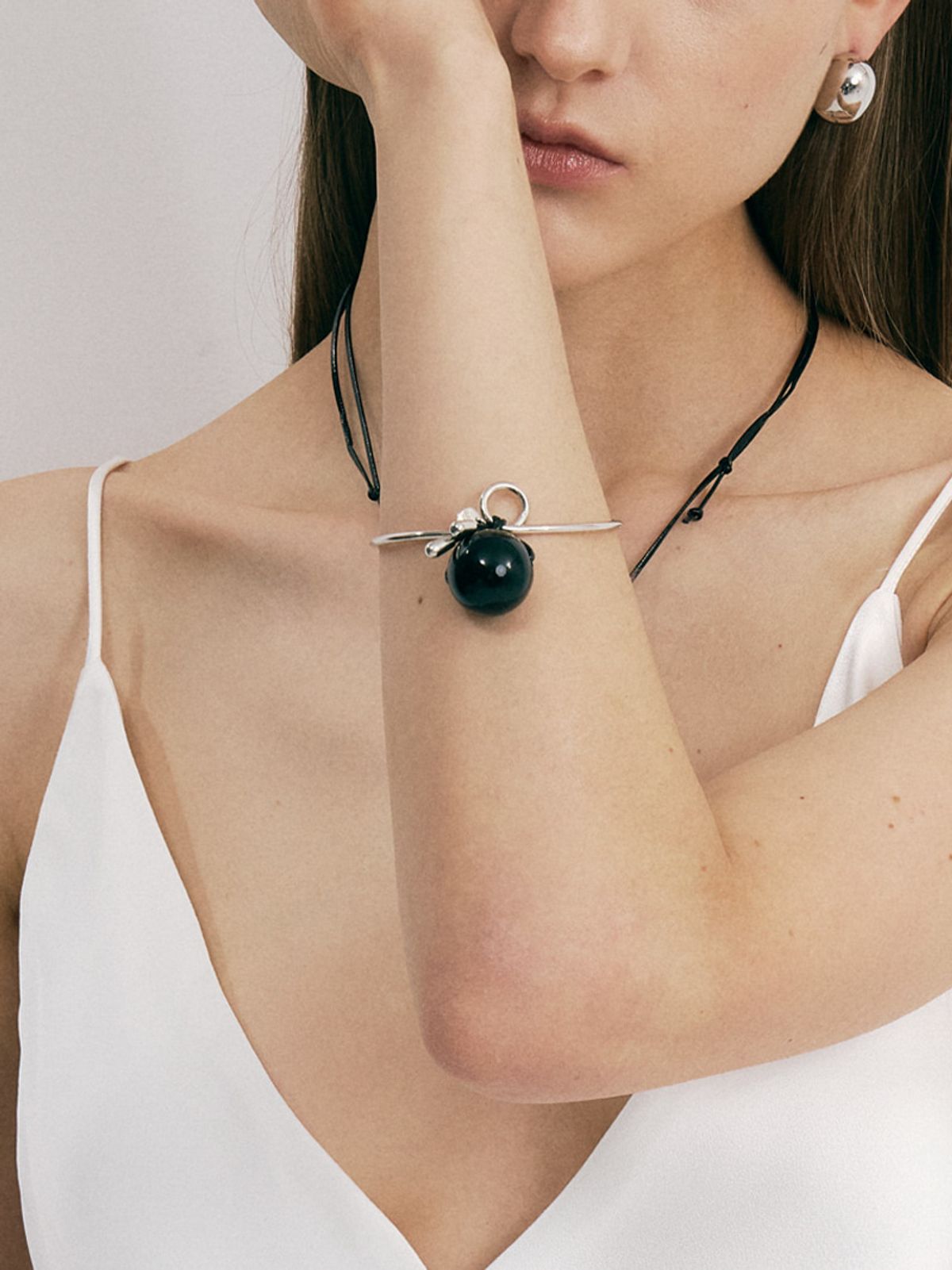 소수(SOSOO) Ball Onyx Weave Bangle