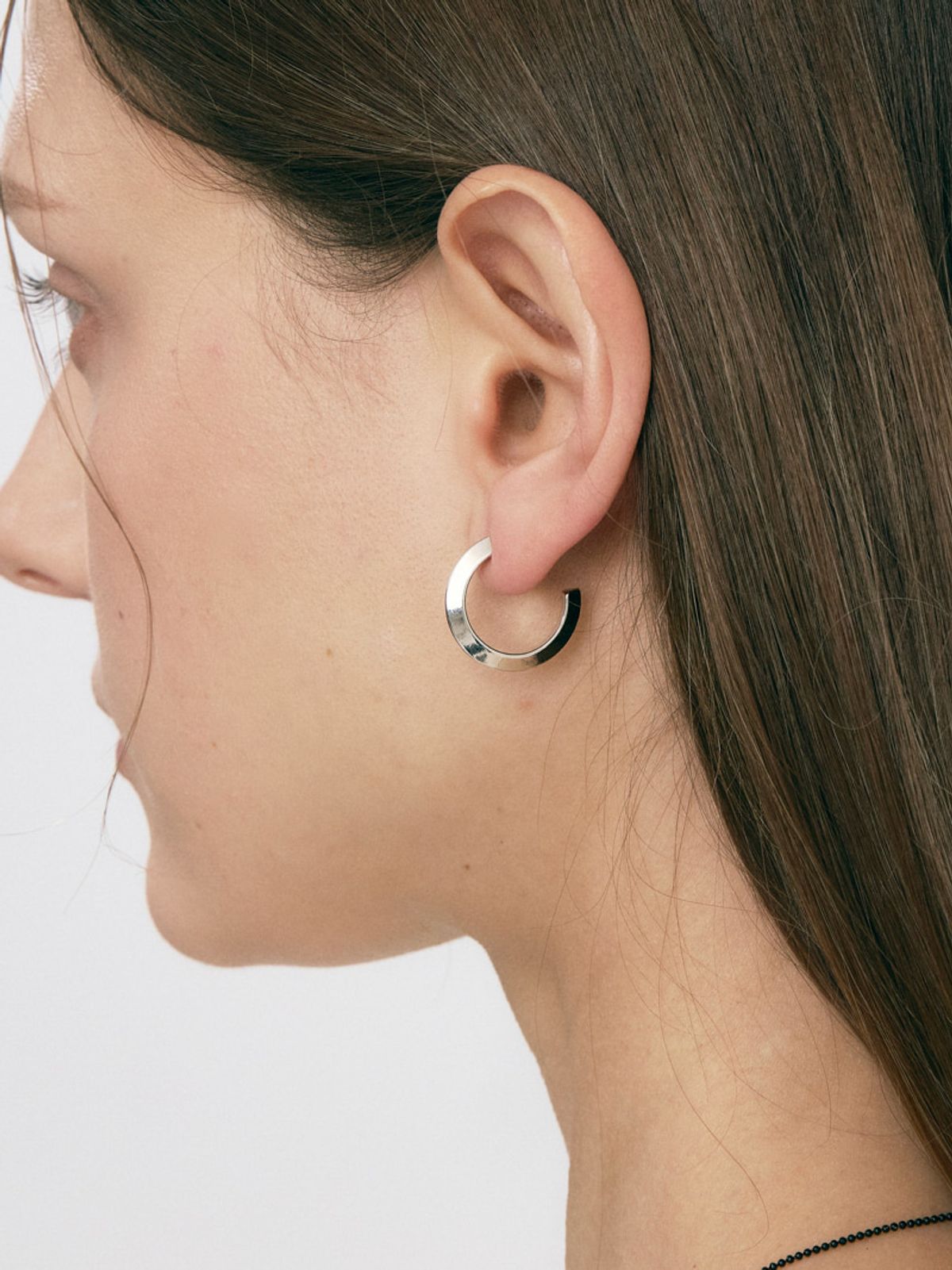 소수(SOSOO) Angle Earrings