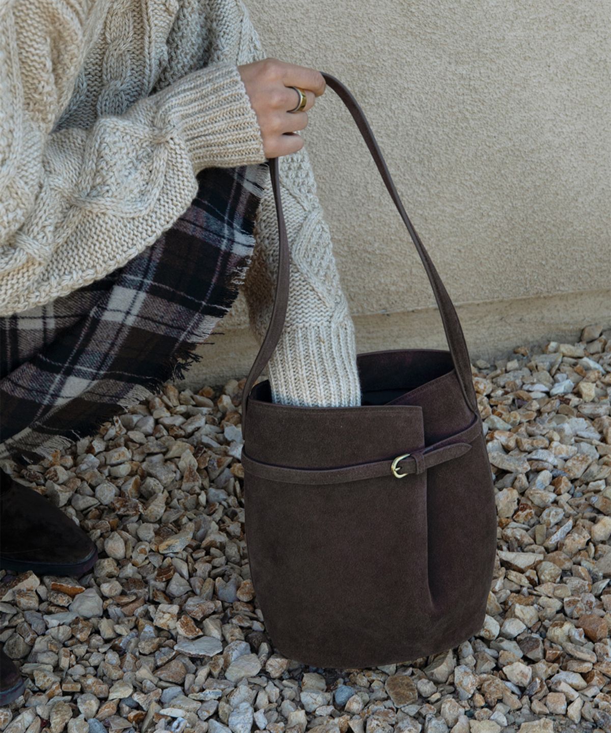폴뉴아(FOLNUA) ONDE BAG-SUEDE (BROWN)