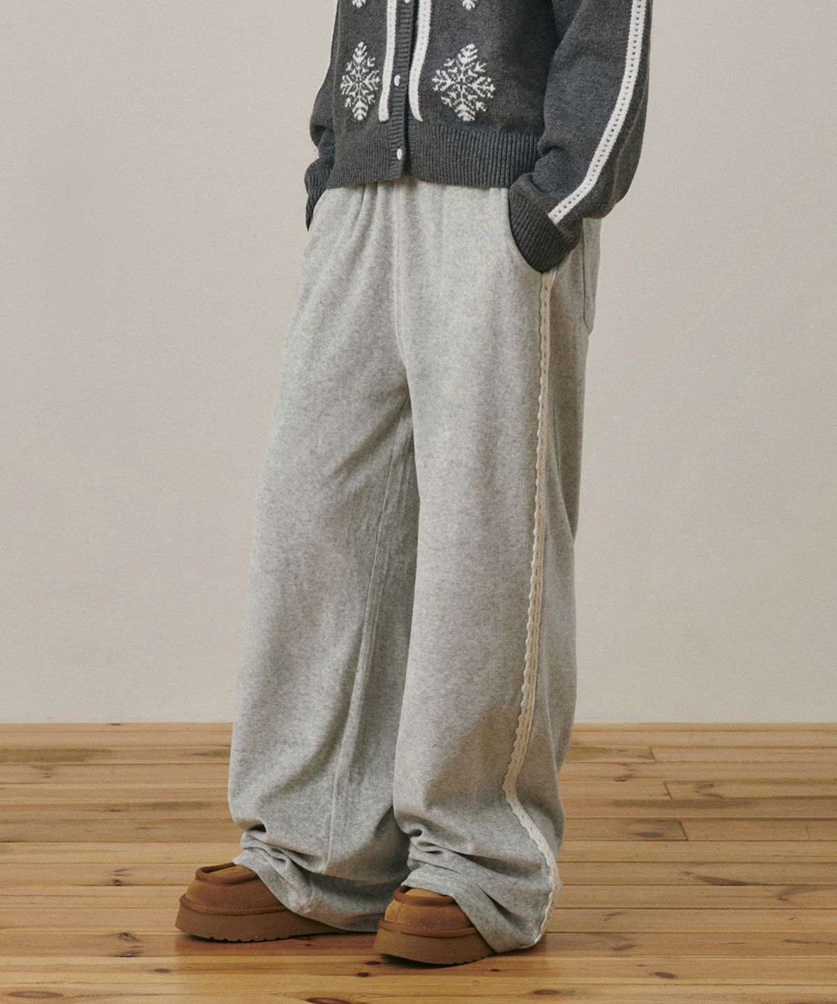 벨로엘(BELLOL) Velvet lace track pants MELANGE