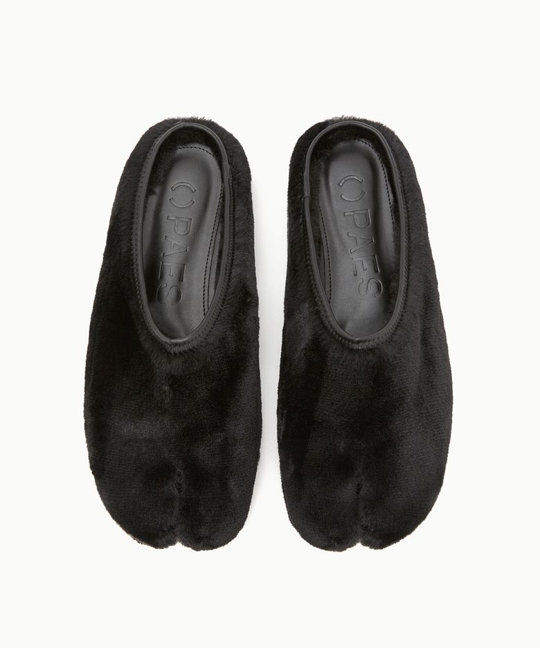 Round Fur Low Mule / Black