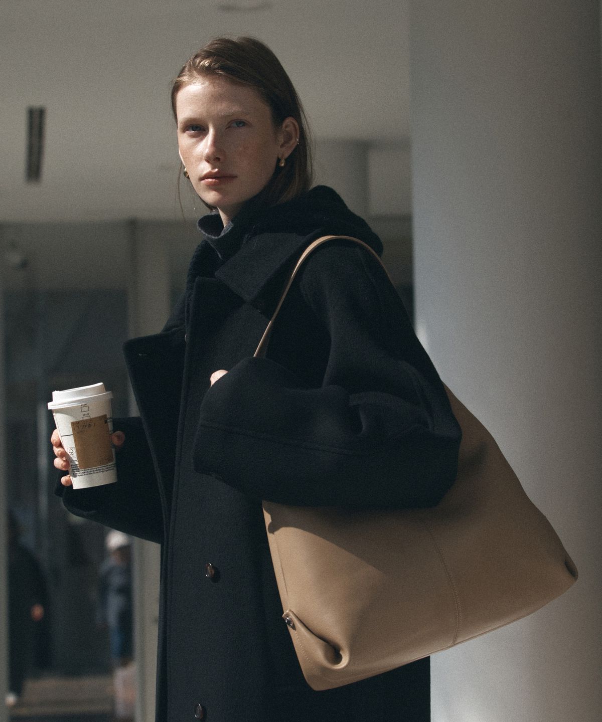 시야쥬(SIYAZU) SIAC3076 Lambskin Flow Bag_Sand beige