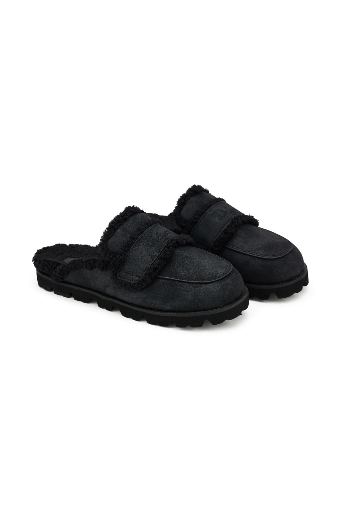다이닛(DEINET) FAUX SHEARLING SLIPPERS IN BLACK