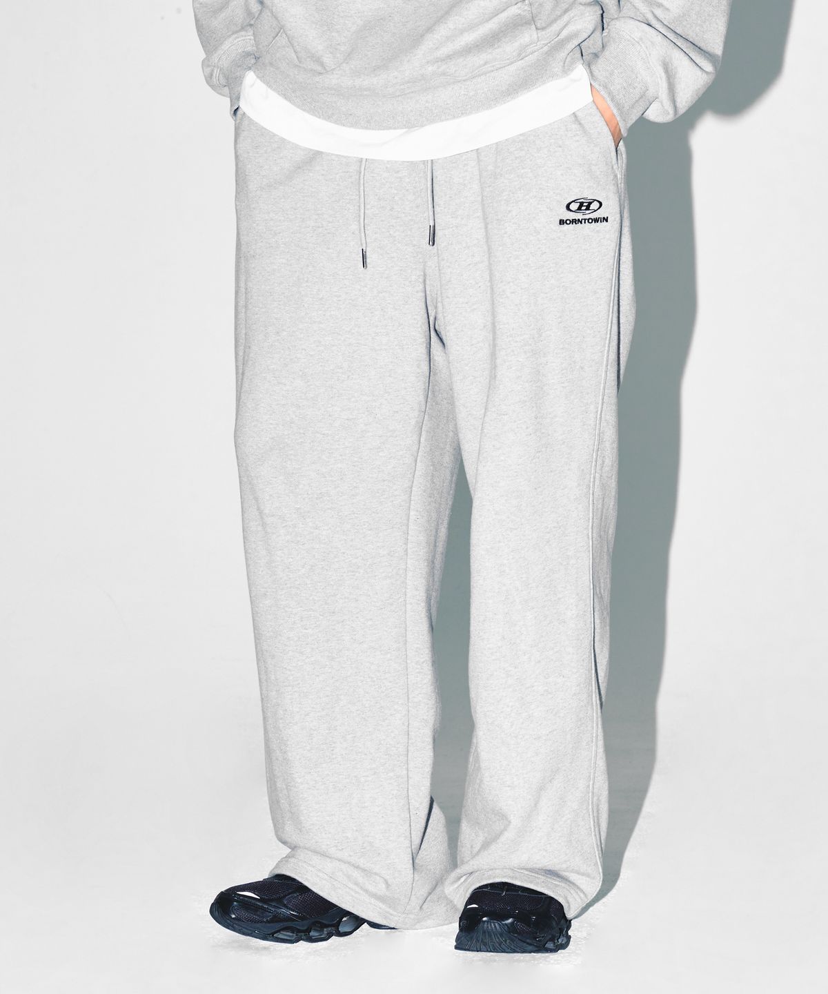 본투윈(BORN TO WIN) B-SYMBOL LOGO SEMI WIDE PANTS [MELANGE GREY]