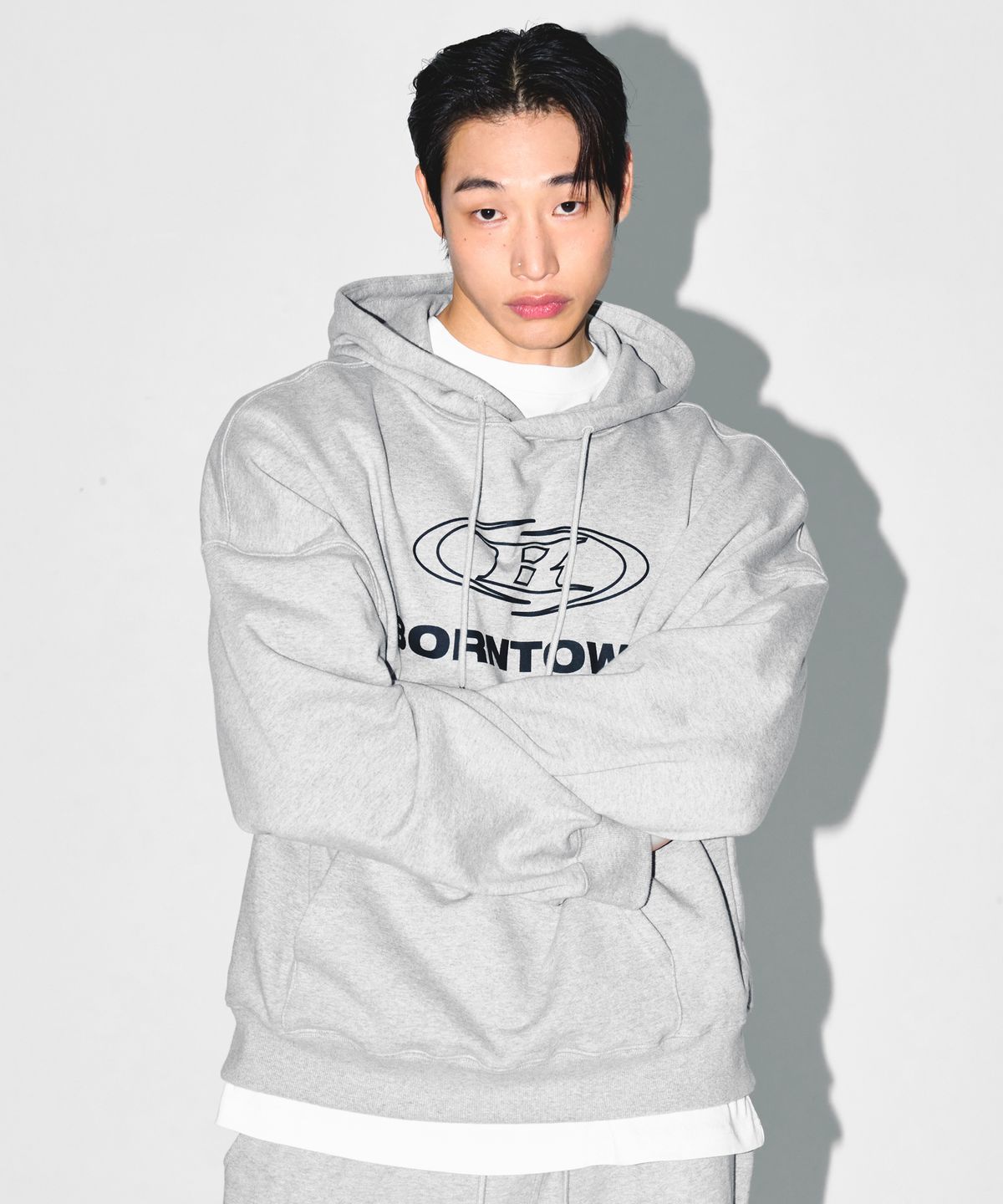 본투윈(BORN TO WIN) STROKE B LOGO EXTRA FIT HOODIE [MELANGE GREY]