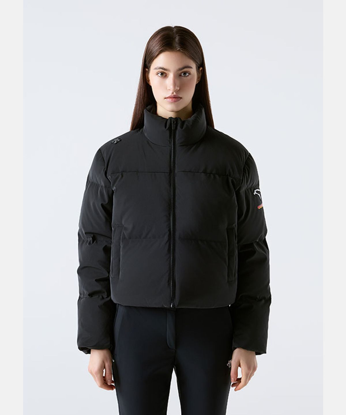 데상트(DESCENTE) 우먼스 GER 세미 크롭 다운 자켓 블랙 SQ422IDJO4