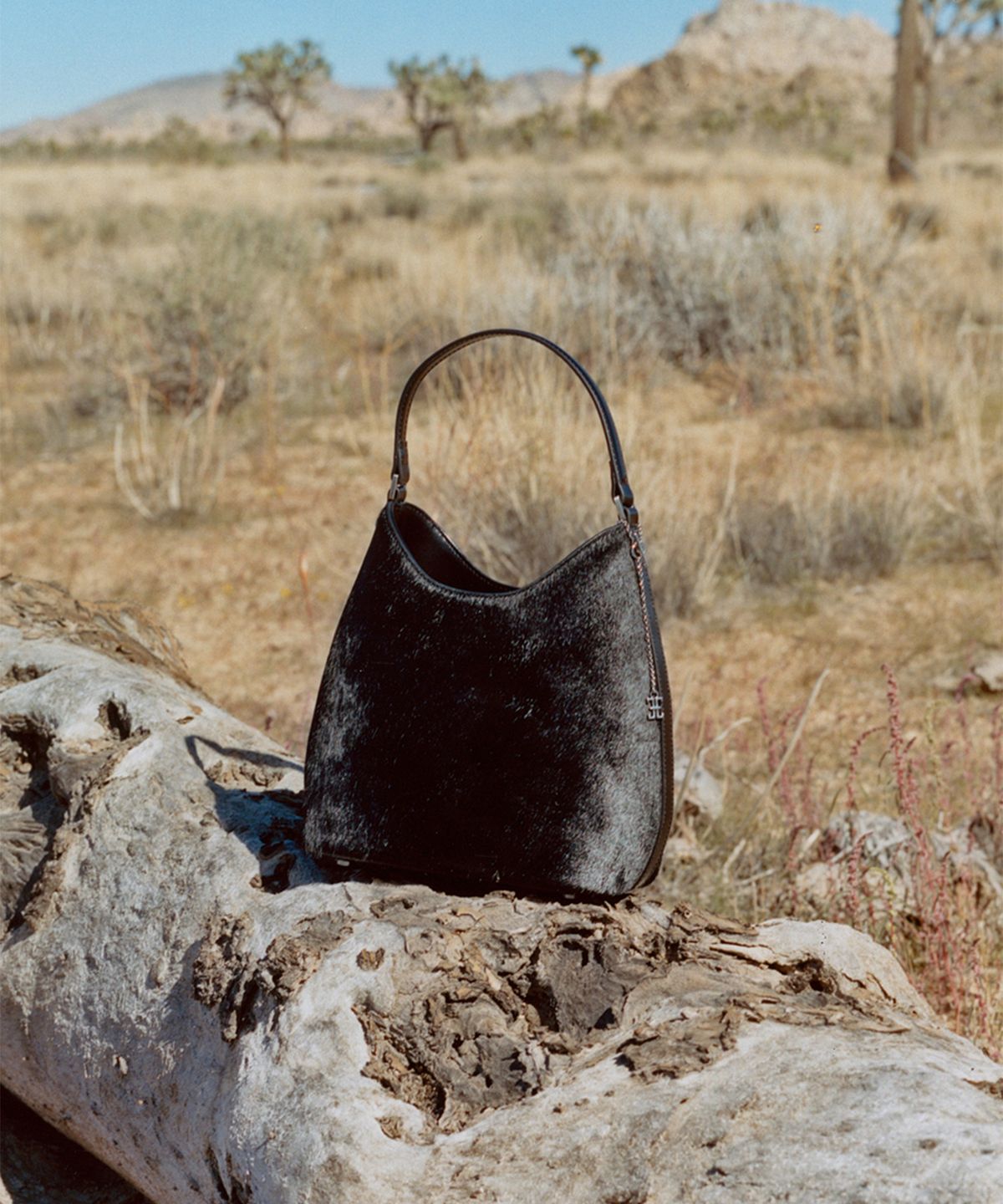 폴뉴아(FOLNUA) PELO BAG (BLACK)