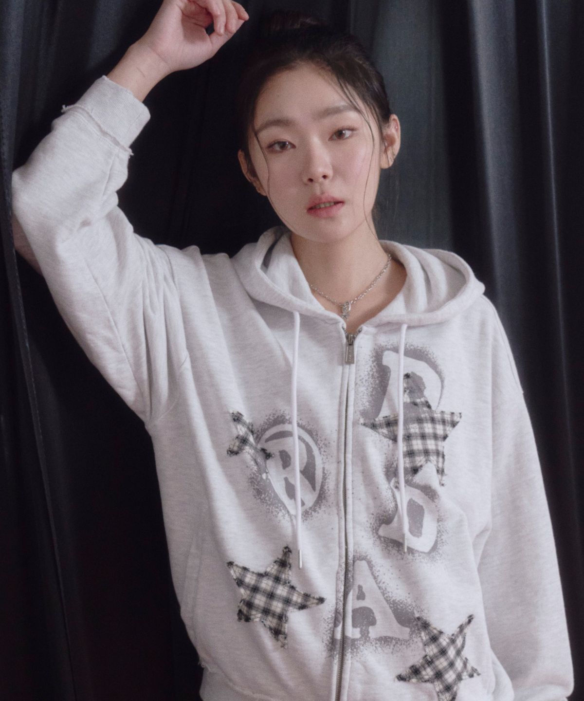 프렌다(PRENDA) PRDA SPRAY BIG PATCH CHECK STAR HOOD ZIP-UP HEATHER GRAY