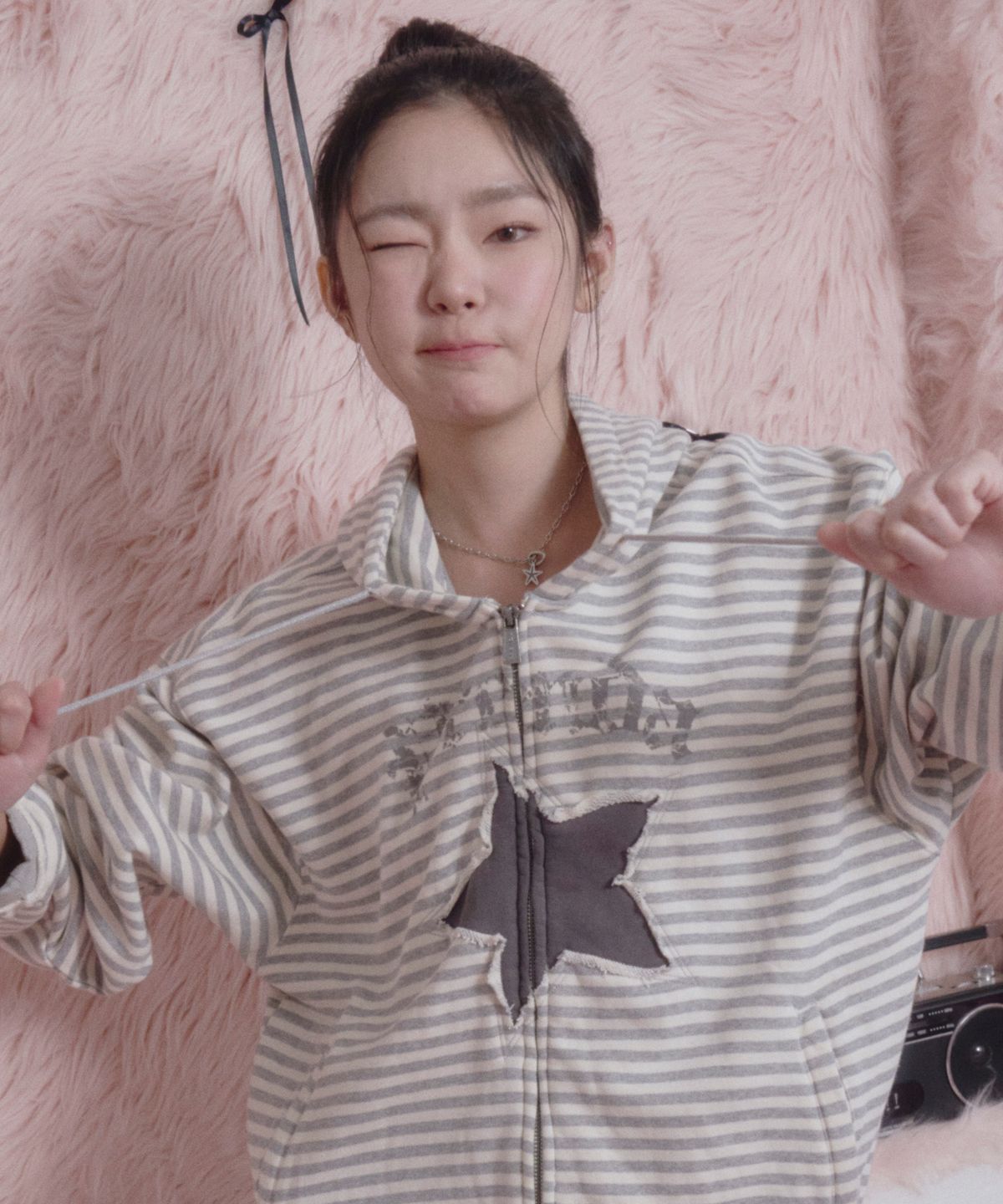 프렌다(PRENDA) STRIPE STAR CUT-OFF HOOD ZIP-UP GRAY
