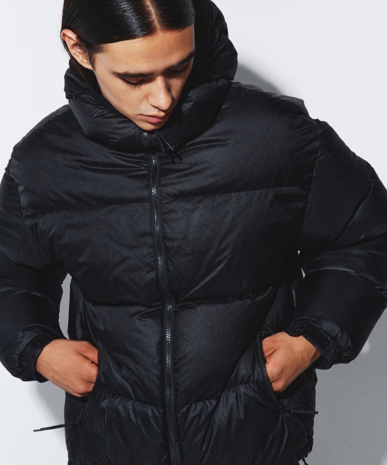 POCKET LOGO DUCK DOWN SHORT PADDED JACKET - BLACK
