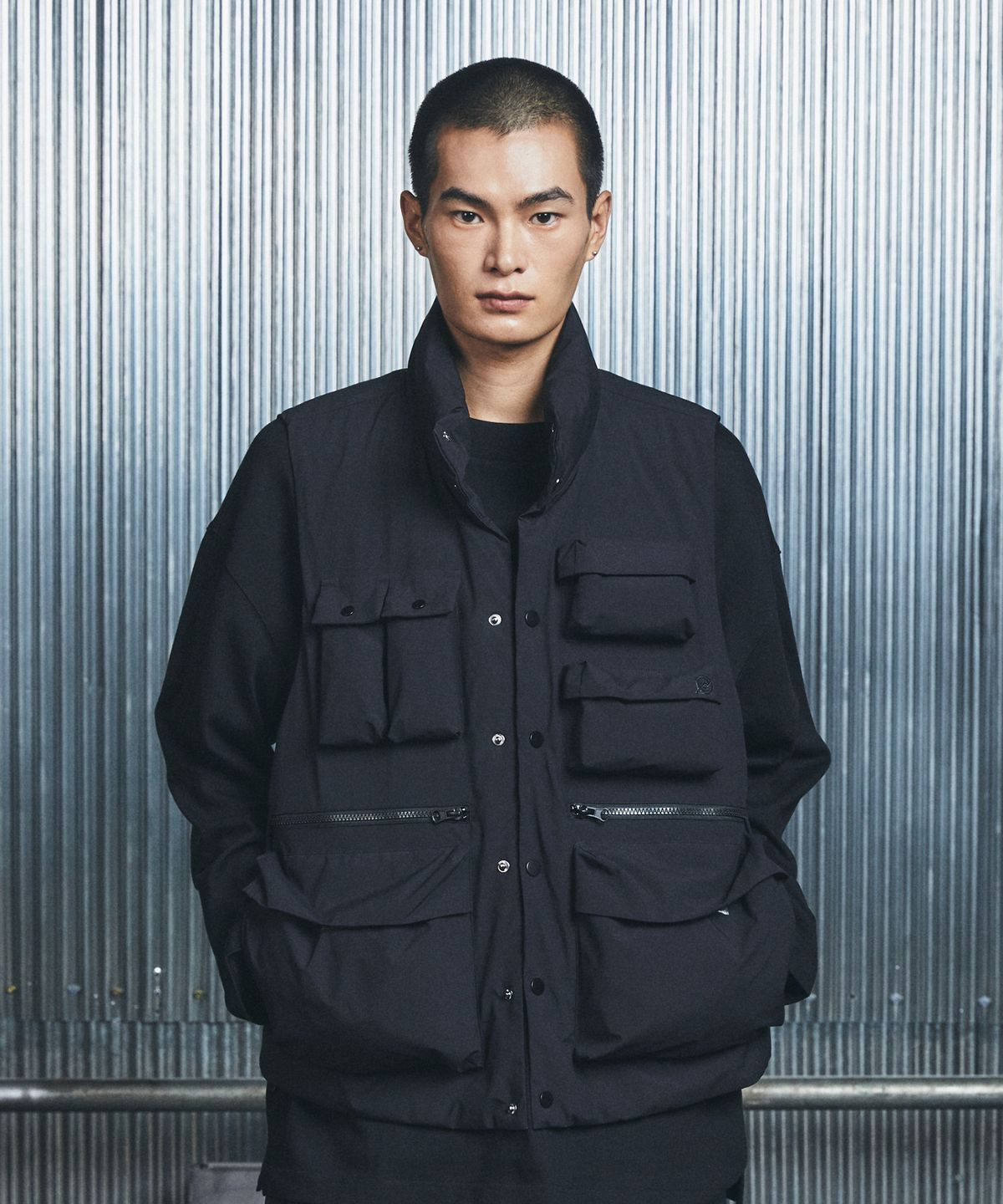 칼라파타르(KALAPATTHAR) KP LOGO UTILITY DUCK DOWN PADDED VEST- BLACK