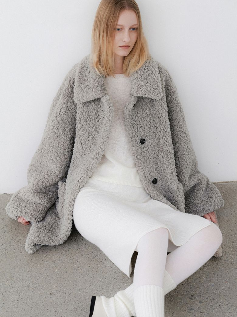 (CT-1469)FLUFFY HALF FUR COAT