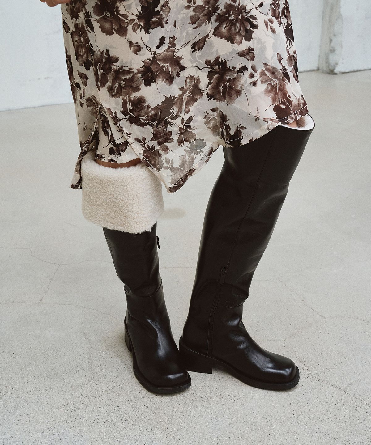 트윗비피(TWVP) Re Fei Knee-High Shearling Boots (2Color) 리페이 니하이 시어링부츠 25SF73