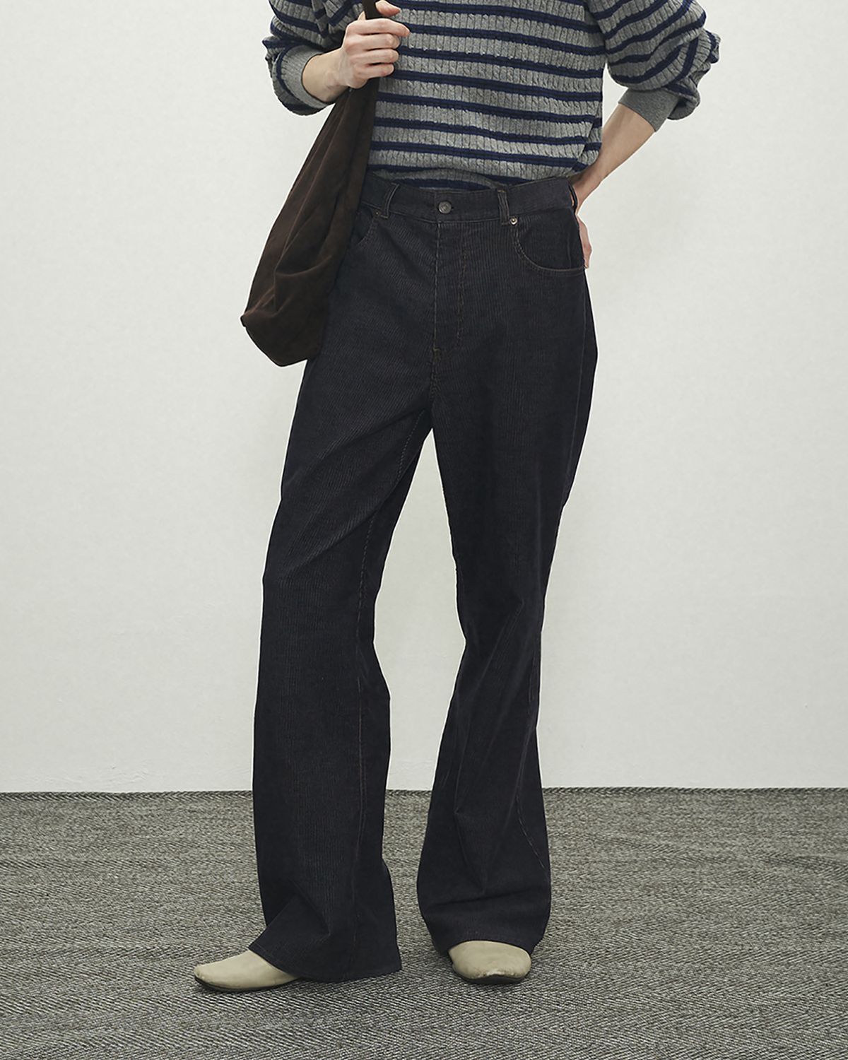 포커페이스(POKERFACE) CORDUROY FLAERD PANTS INDIGO