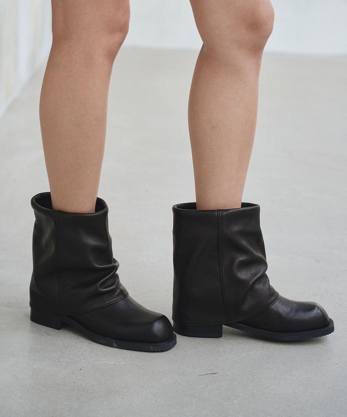 트윗비피(TWVP) Caro Folding Boots (2Color)  카로 폴딩부츠 25SF06W