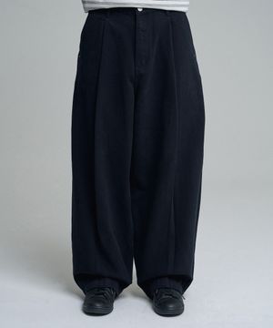 딥 원턱 와이드 커브드 코튼 팬츠 블랙