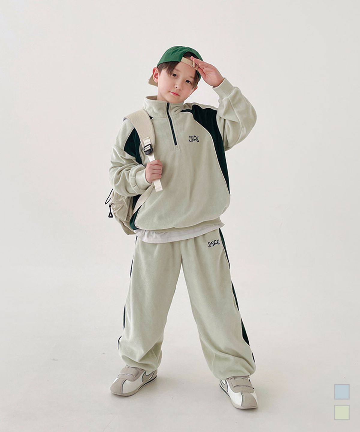 베리클로젯(BERRYCLOSET) 에너지 모션 벨벳 상하세트