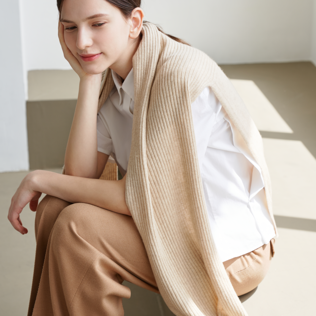 메리쿱(MERRYCOOP) 캐시미어 숄 베스트_베이지(BEIGE)_FREE