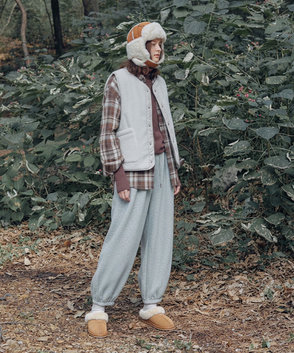 코스에그(COSEGG) Oversized Fit Fluff Cotton Sweat Pants_EEWPT140
