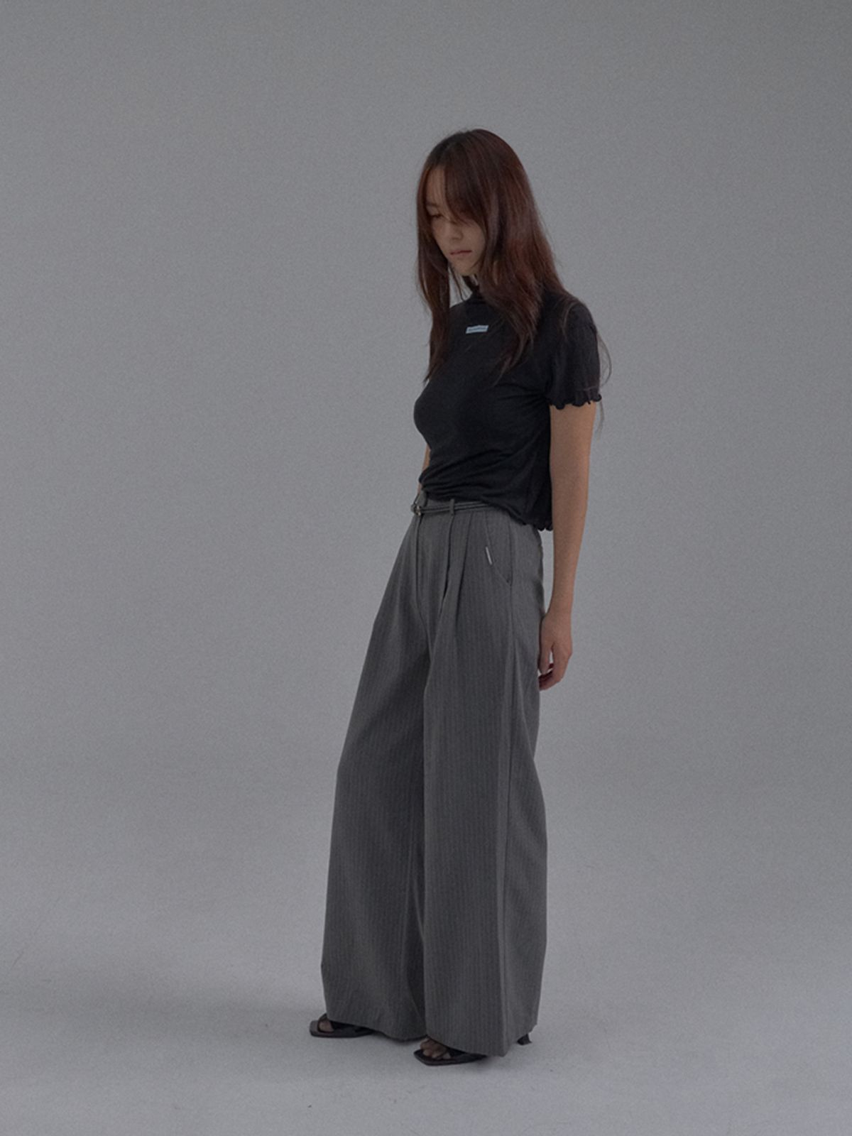 쏘리, 투 머치 러브(SORRY, TOO MUCH LOVE) Mini Lettering Interlock Half-Neck T-Shirt_Black