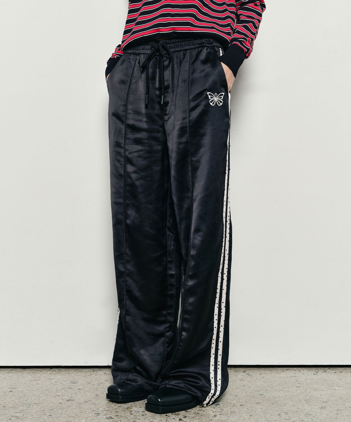닉앤니콜(NICK&NICOLE) DOT DOUBLE LINE SATIN PANTS_BLACK