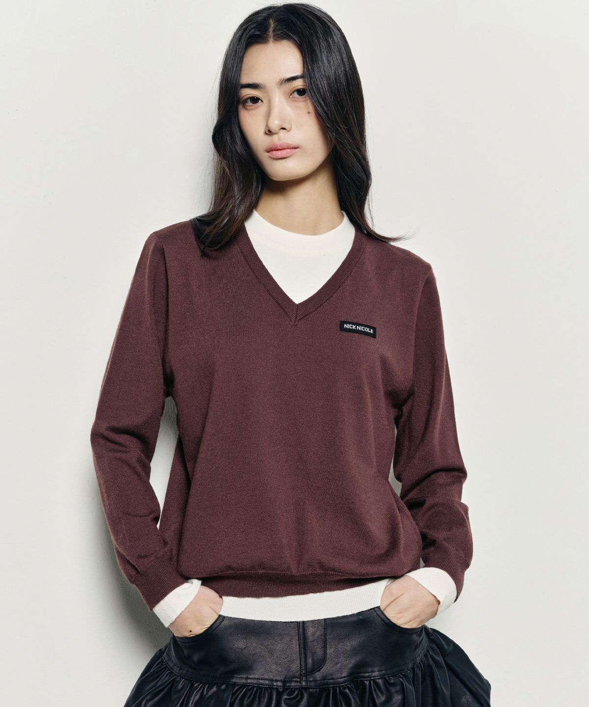 닉앤니콜(NICK&NICOLE) LAYERED ROUND V NECK KNIT_BROWN