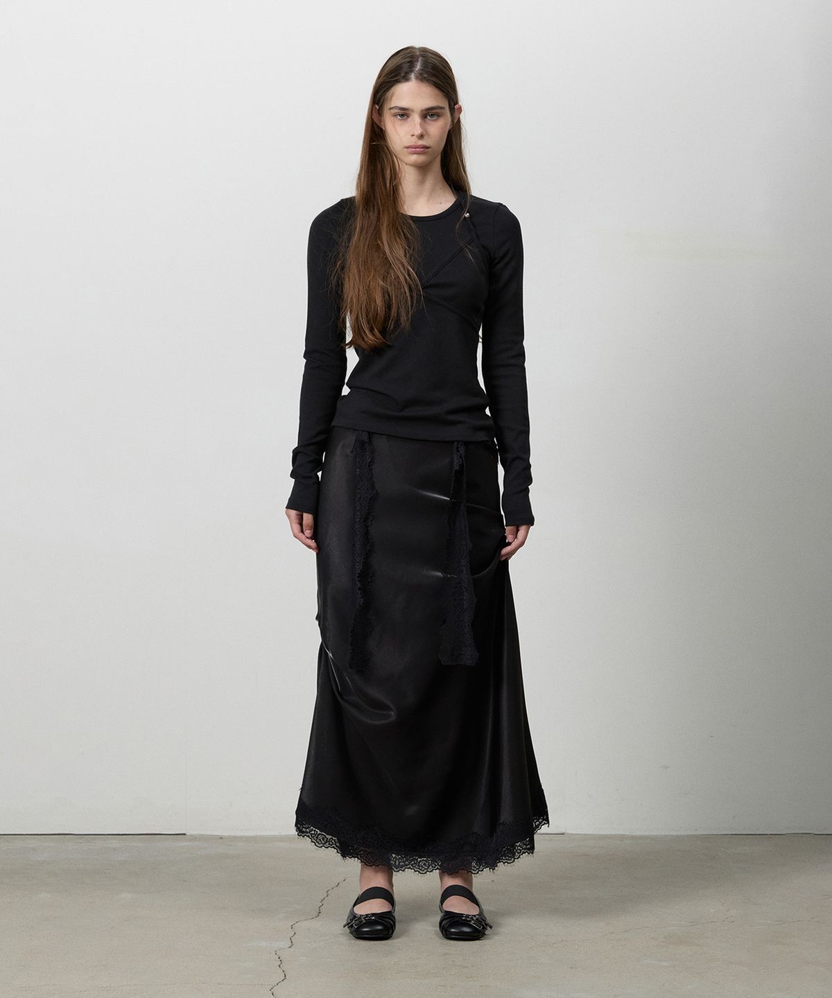 쓰리투에이티(THREE TO EIGHTY) LACE SHIRRING LONG SKIRT BLACK