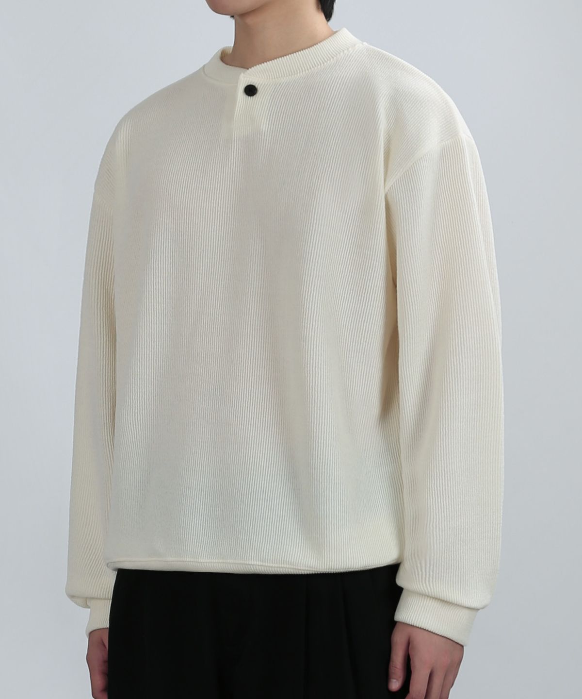 베리베인(VERYVAIN) MONO BUTTON HENLEY KNIT (CREAM)